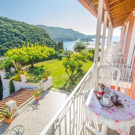 Noufaro Apartment ปาเลโอกัสไตรซา ภายนอก รูปภาพ