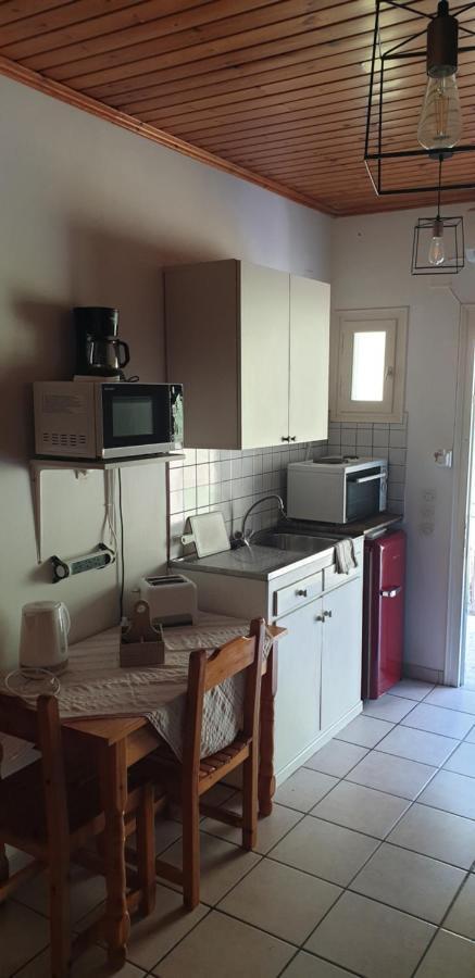Noufaro Apartment ปาเลโอกัสไตรซา ภายนอก รูปภาพ