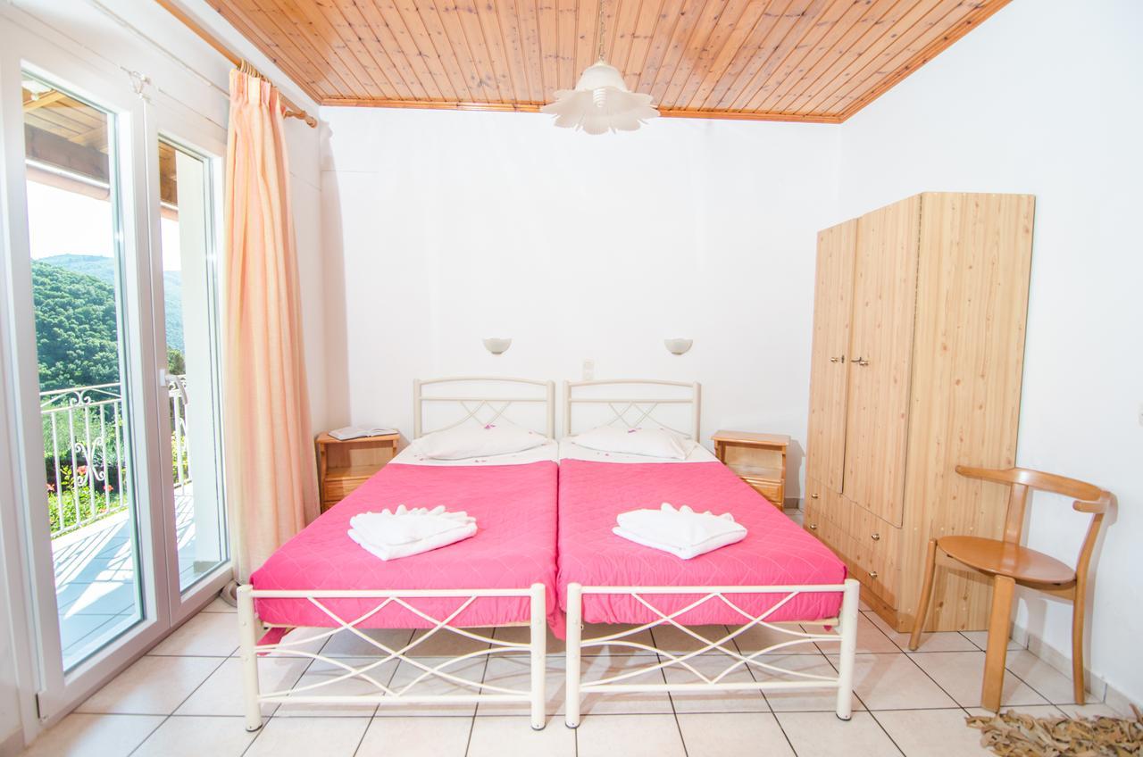Noufaro Apartment ปาเลโอกัสไตรซา ภายนอก รูปภาพ