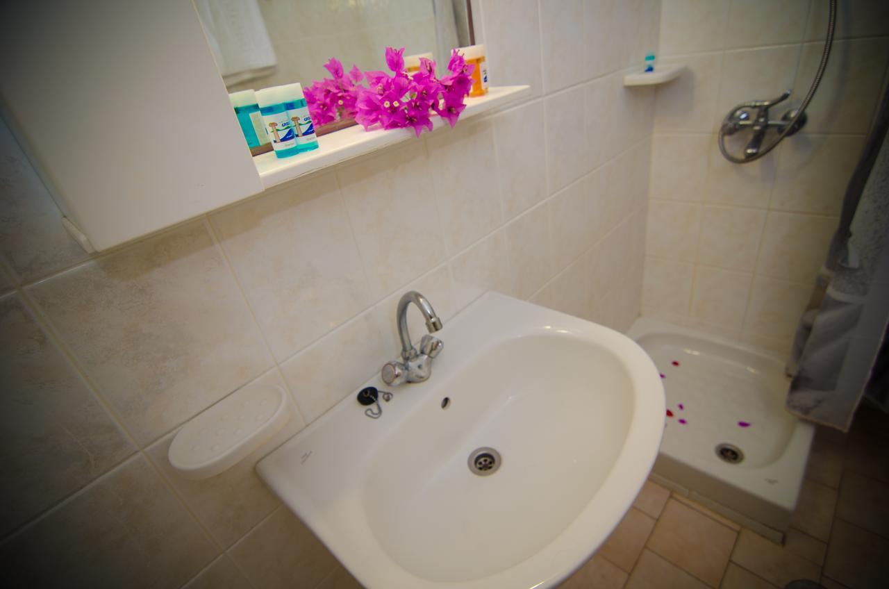 Noufaro Apartment ปาเลโอกัสไตรซา ภายนอก รูปภาพ
