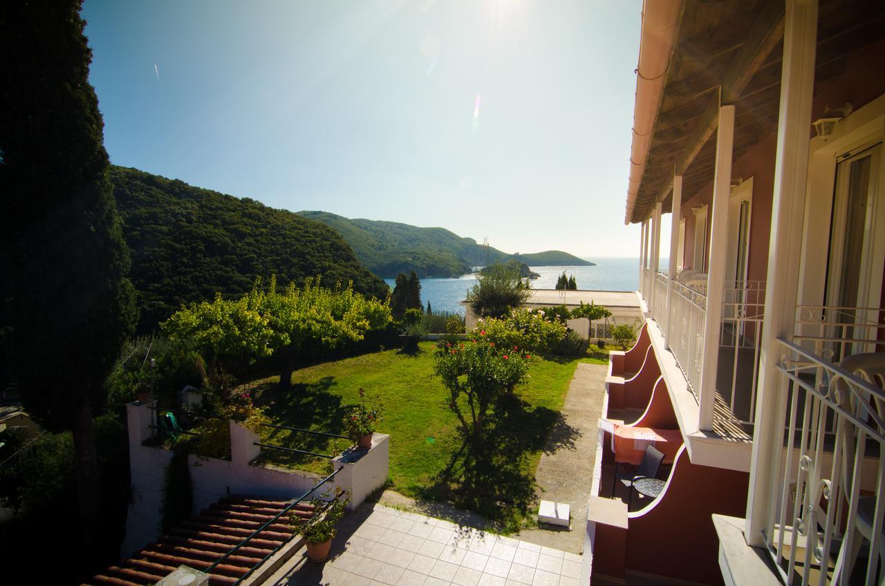 Noufaro Apartment ปาเลโอกัสไตรซา ภายนอก รูปภาพ